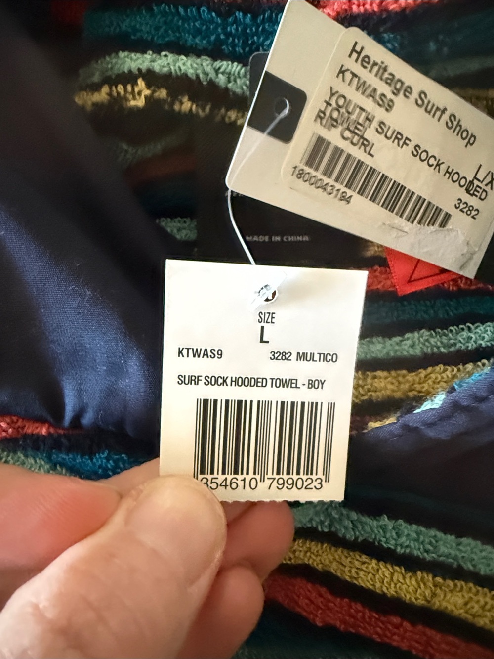 Rip Curl youth auto sock hooded towel- navy with Multicolor Stripes- NWT - Picture 7 of 7